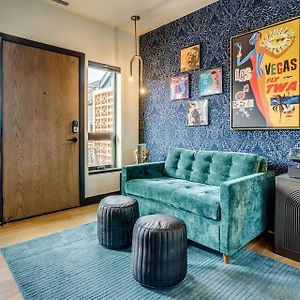 Deluxe Queen Studio